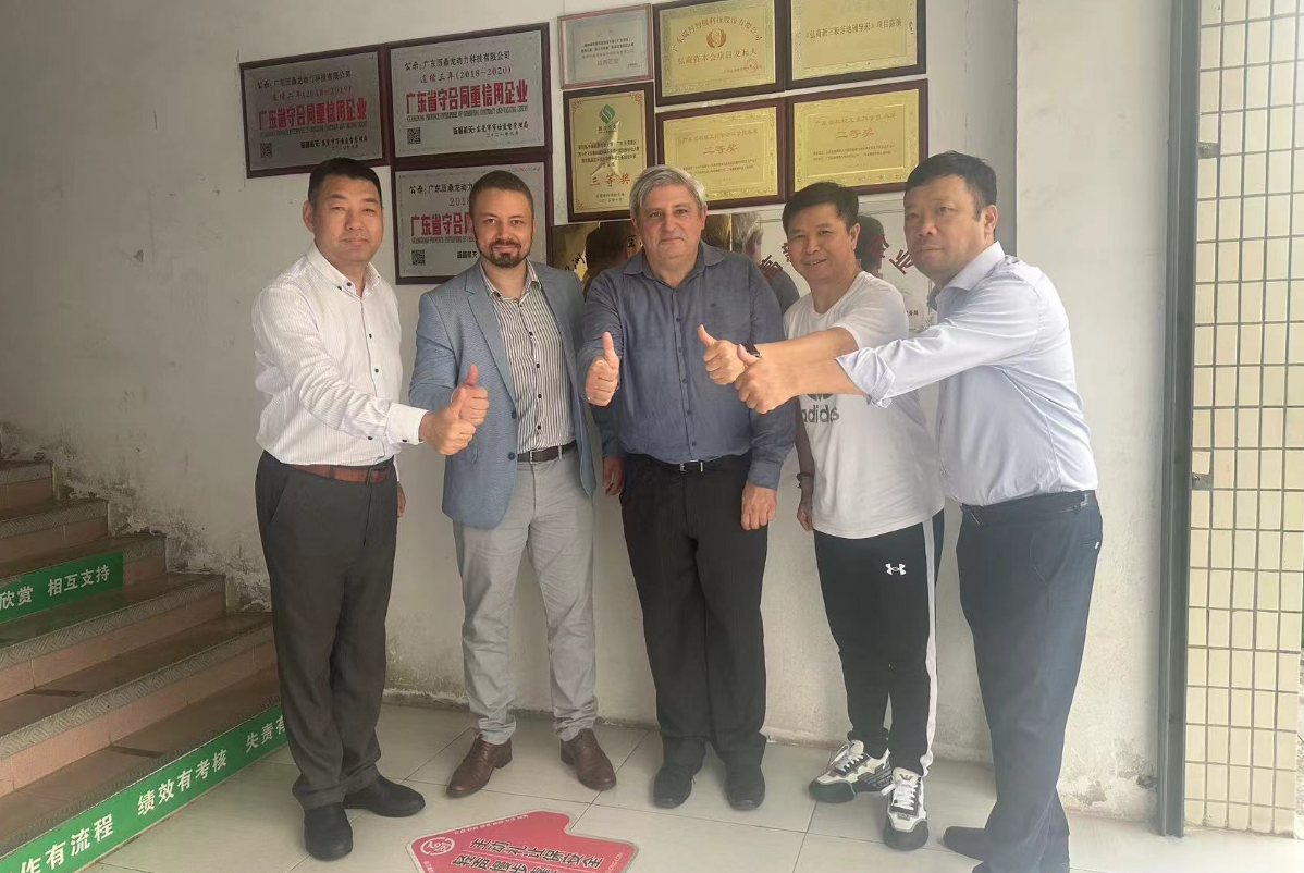 巴西國防部一行蒞臨歷鼎龍共繪合作新藍圖